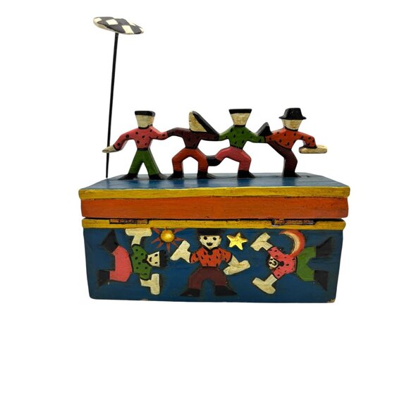 Vintage Handmade Wood carved Box with Dancing Figures Chupak Folk Art 1996 - Picture 9 of 16